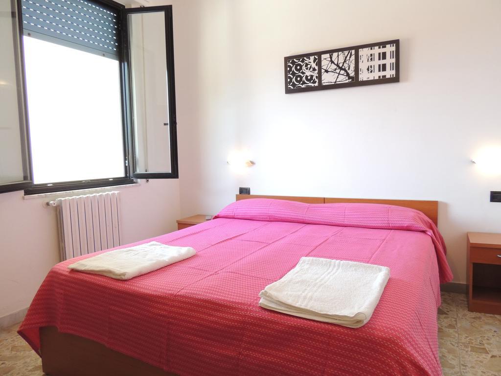 Albergo Il Terrazzino 维博瓦伦蒂亚码头 客房 照片