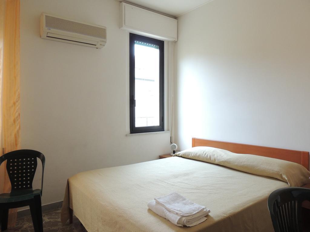 Albergo Il Terrazzino 维博瓦伦蒂亚码头 客房 照片