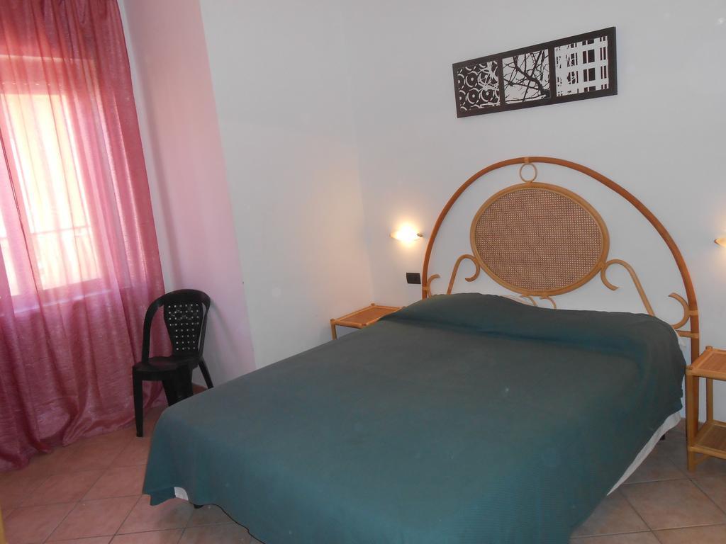 Albergo Il Terrazzino 维博瓦伦蒂亚码头 客房 照片
