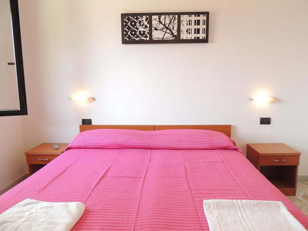 Albergo Il Terrazzino 维博瓦伦蒂亚码头 客房 照片