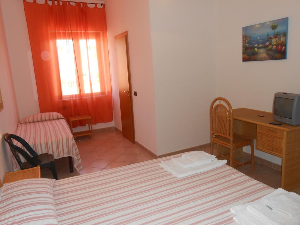 Albergo Il Terrazzino 维博瓦伦蒂亚码头 客房 照片