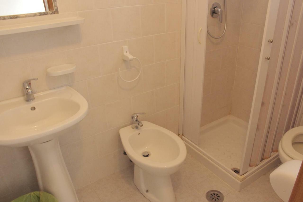 Albergo Il Terrazzino 维博瓦伦蒂亚码头 外观 照片