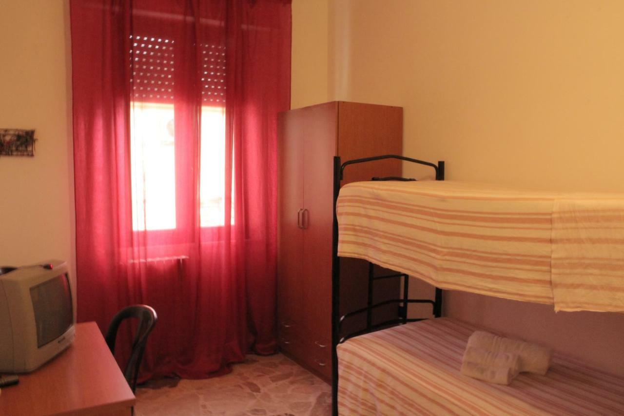 Albergo Il Terrazzino 维博瓦伦蒂亚码头 外观 照片