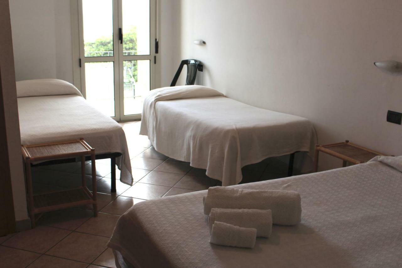 Albergo Il Terrazzino 维博瓦伦蒂亚码头 外观 照片